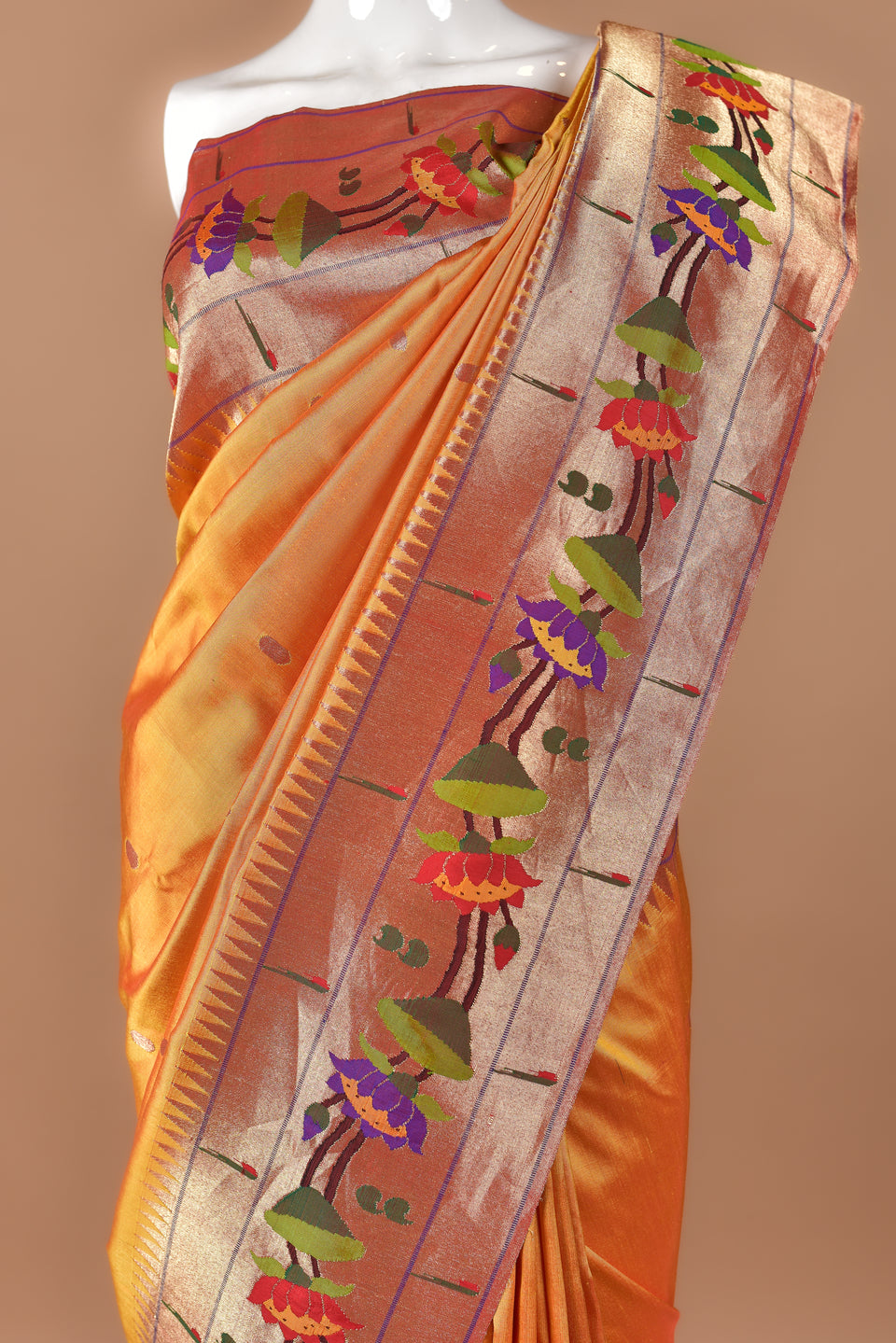 Lotus Border Paithani