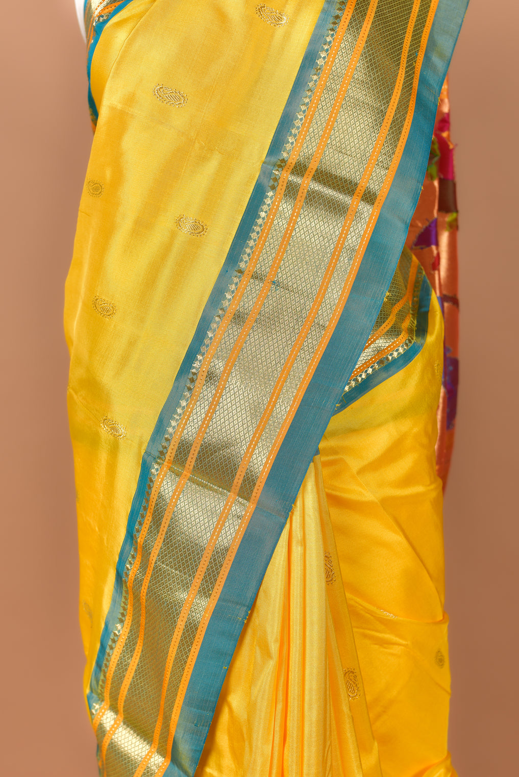 Fancy Pallu Navvar