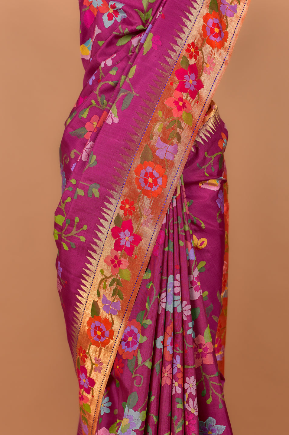 Jari Border Allover Paithani